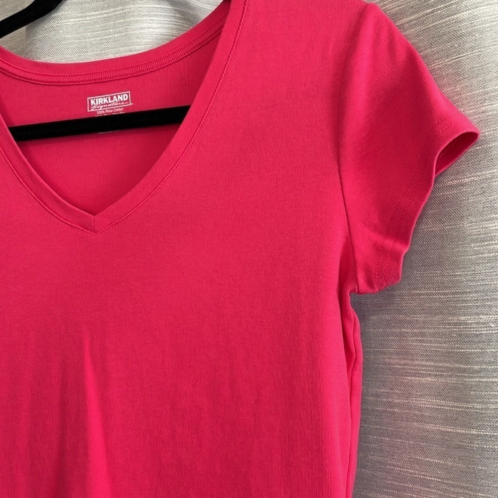 KIRKLAND Signature T-Shirt, Medium - Picture 4 of 7